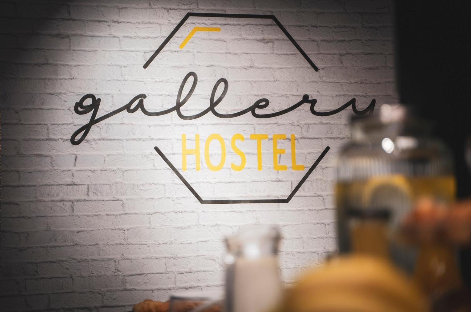Gallery Hostel Madrid Residencia Exterior photo